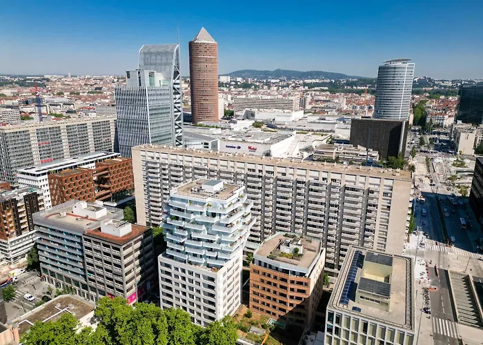 Néméa Appart Hotel Résidence So Cloud Lyon