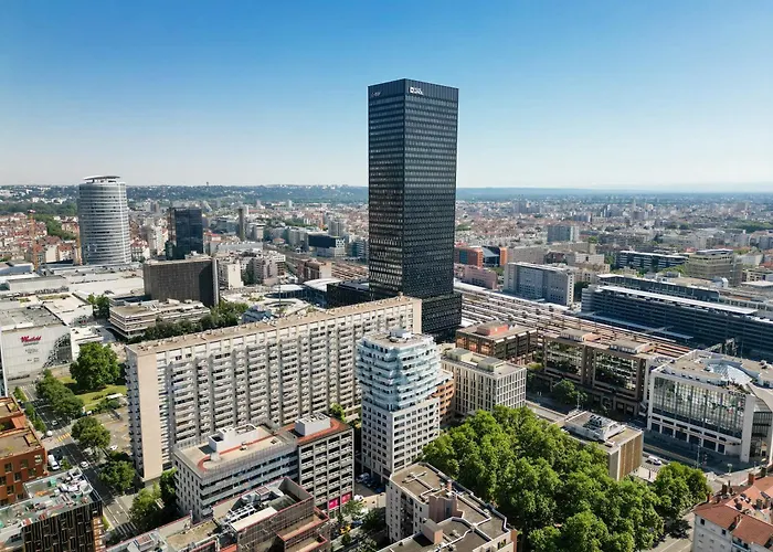 Néméa Appart Hotel Résidence So Cloud Lyon